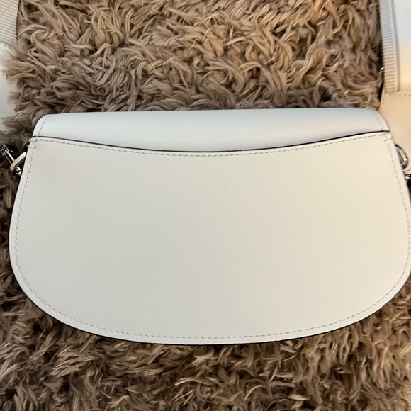 NWOT Michael Kors Mila Medium Leather Messenger Bag in Optic White - Picture 5 of 12